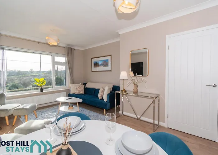 Large 4Br - Ideal Long Stays - Parking - Fast Wifi Leeds (West Yorkshire)