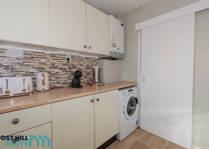 Large 4br - Ideal Long - Parking - Fast Wifi Casa vacanze Leeds (West Yorkshire)