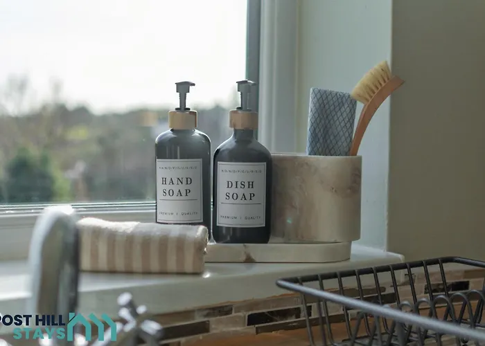 Large 4Br - Ideal Long Stays - Parking - Fast Wifi *