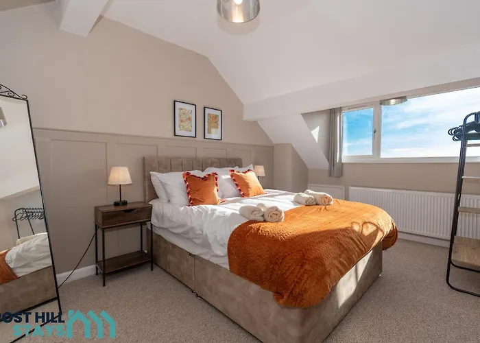 Large 4br - Ideal Long - Parking - Fast Wifi Leeds (West Yorkshire)