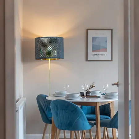 Casa vacanze Contractor-Ready 4-Bed Leeds