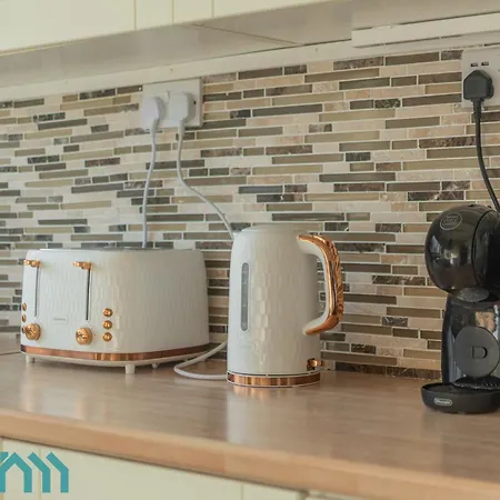 Large 4br - Ideal Long - Parking - Fast Wifi Лідс