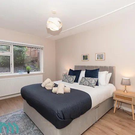 Casa vacanze Contractor-Ready 4-Bed Leeds Leeds (West Yorkshire)