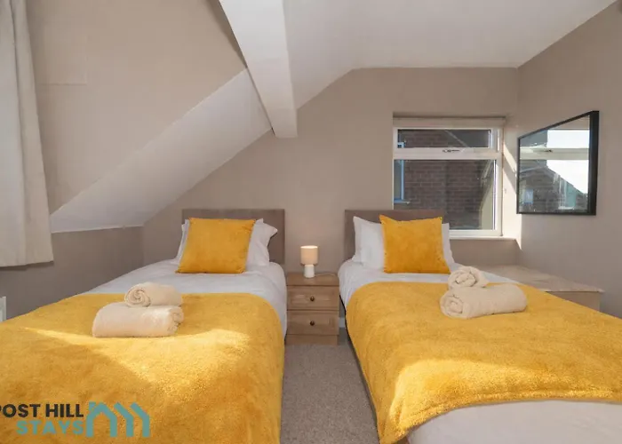 Large 4br - Ideal Long - Parking - Fast Wifi Будинок відпочинку