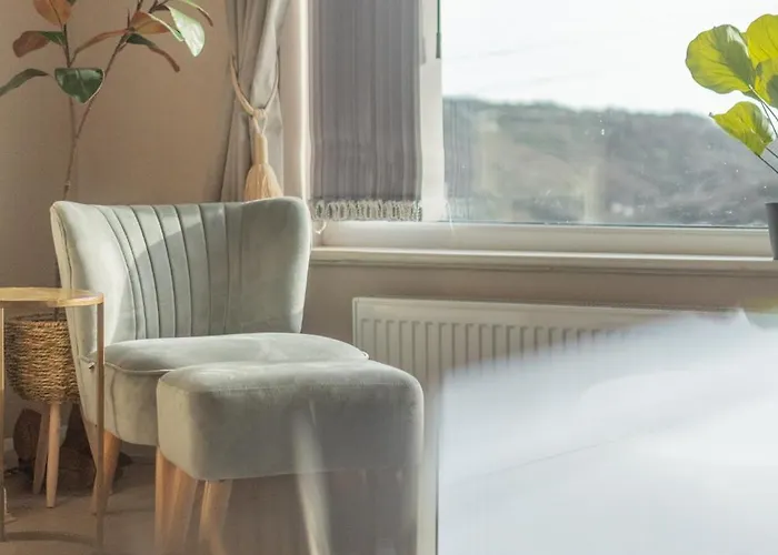 Large 4br - Ideal Long - Parking - Fast Wifi